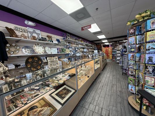 displays of Judaica items