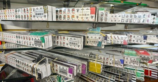 mah jongg tile sets in an array of beautiful colors of sparkles